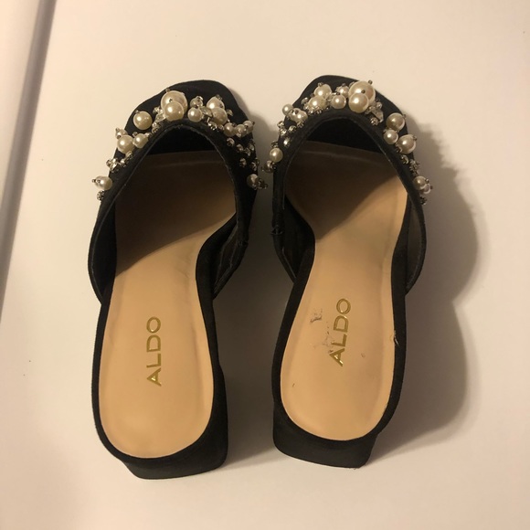 🌸ALDO PEARLS & RHINESTONE SANDALS 🌸ONE OF A KIND - Picture 5 of 9